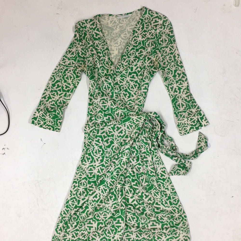 DVF silk wrap dress size 6